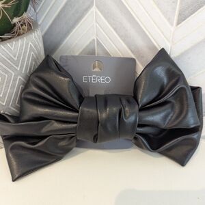 Faux leather hair bow NWT